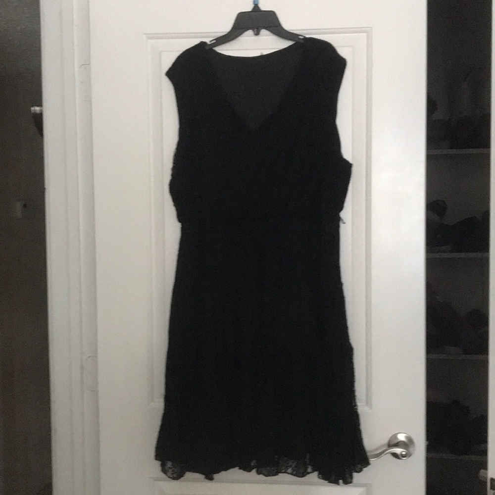 A CUTE BLACK LACE DRESS